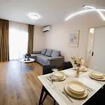 Matisse No23 - Luxury One Bedroom With Parking Apartment *