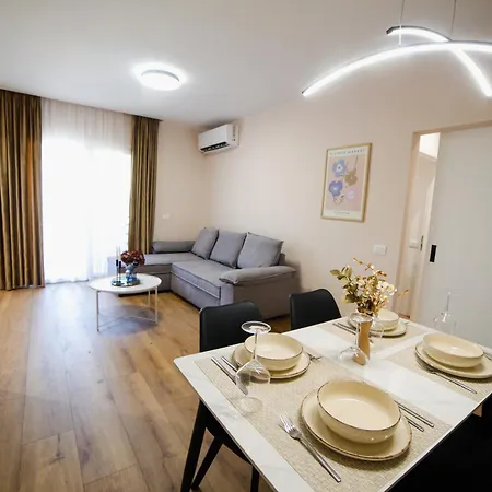 Matisse No23 - Luxury One Bedroom With Parking Апартаменты *