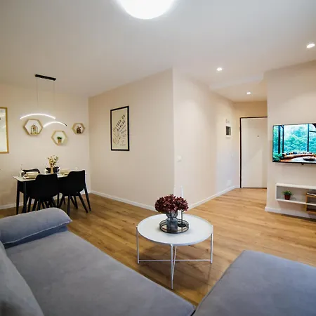Matisse No23 - Luxury One Bedroom With Parking Тирана