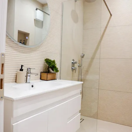 Апартаменты Matisse No23 - Luxury One Bedroom With Parking *