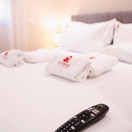 Matisse No23 - Luxury One Bedroom With Parking Апартаменты