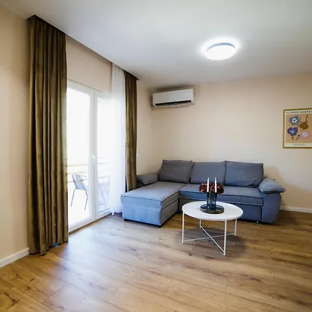 Matisse No23 - Luxury One Bedroom With Parking * Тирана