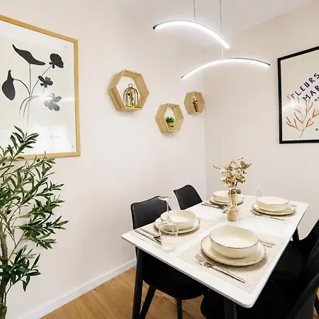 Matisse No23 - Luxury One Bedroom With Parking Апартаменты Тирана