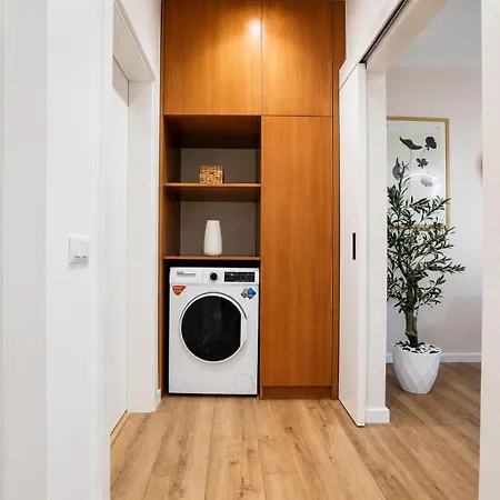 Matisse No23 - Luxury One Bedroom With Parking Тирана