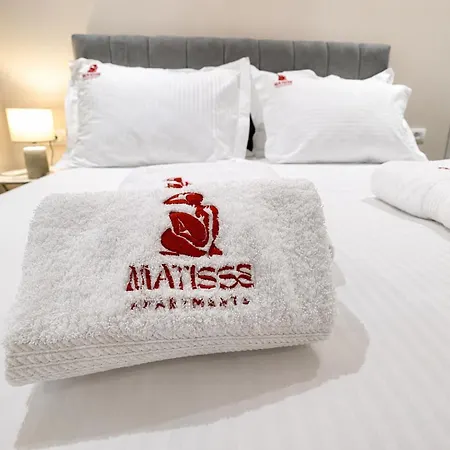 Matisse No23 - Luxury One Bedroom With Parking Тирана