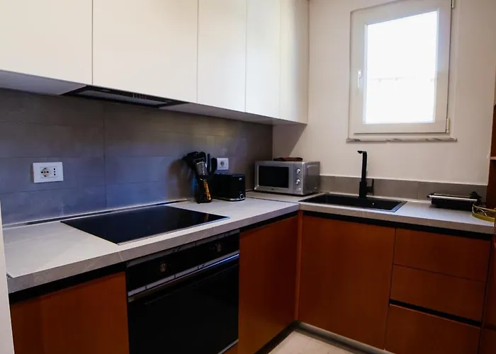 Matisse No23 - Luxury One Bedroom With Parking شقة